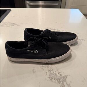Nike Men's Black and White Sneakers